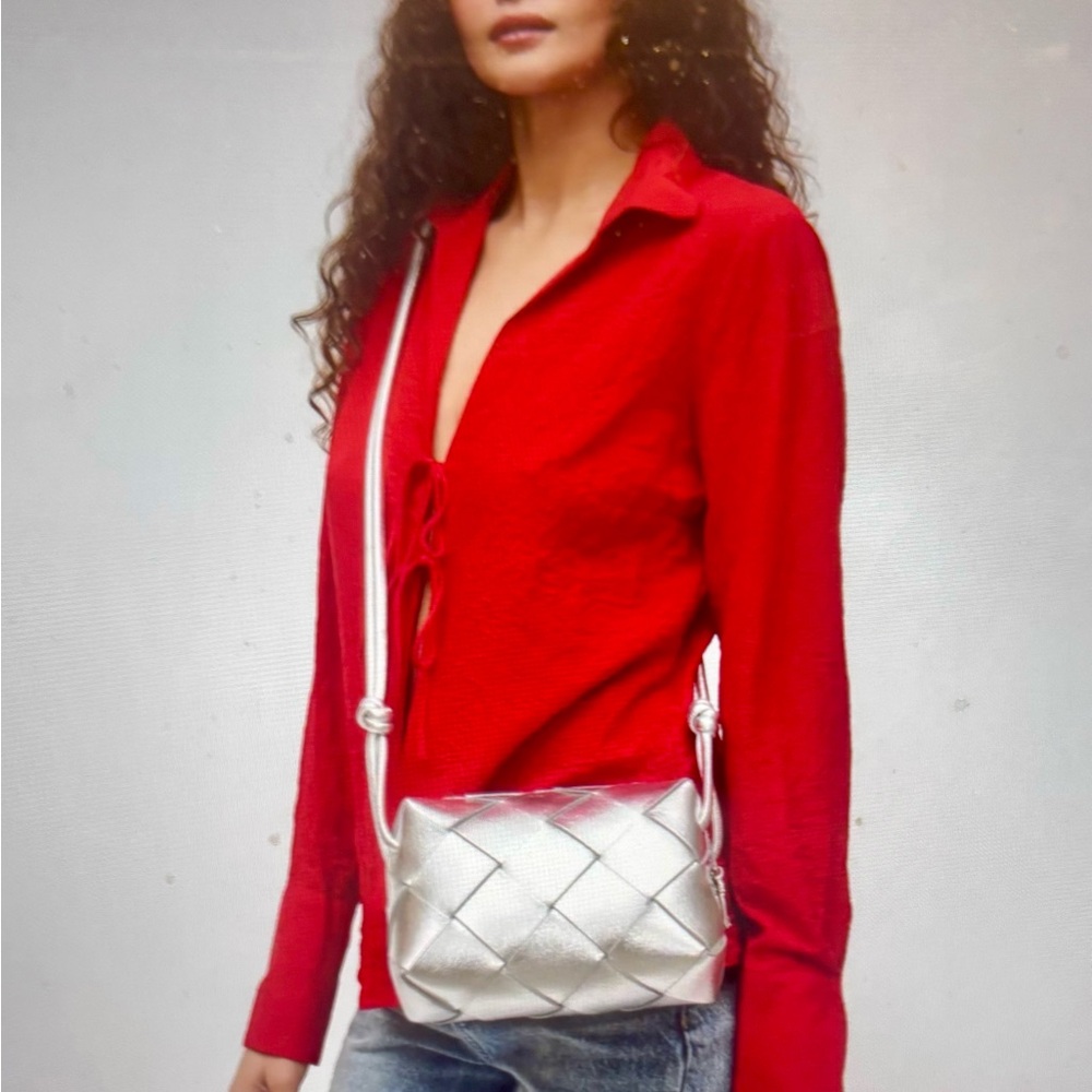 Urban Expressions Kennedy Metallic Crossbody Bag-Silver